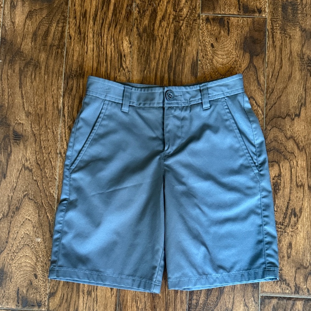 Under Armour Gray Shorts, size 8